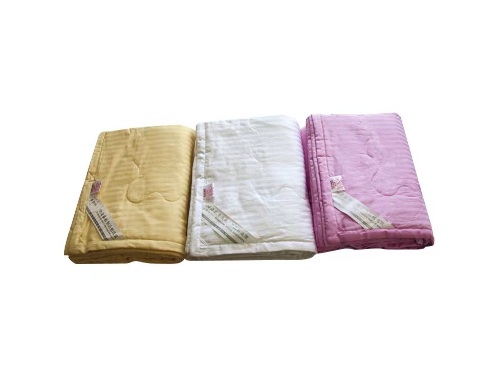 Lightweight quilt designs